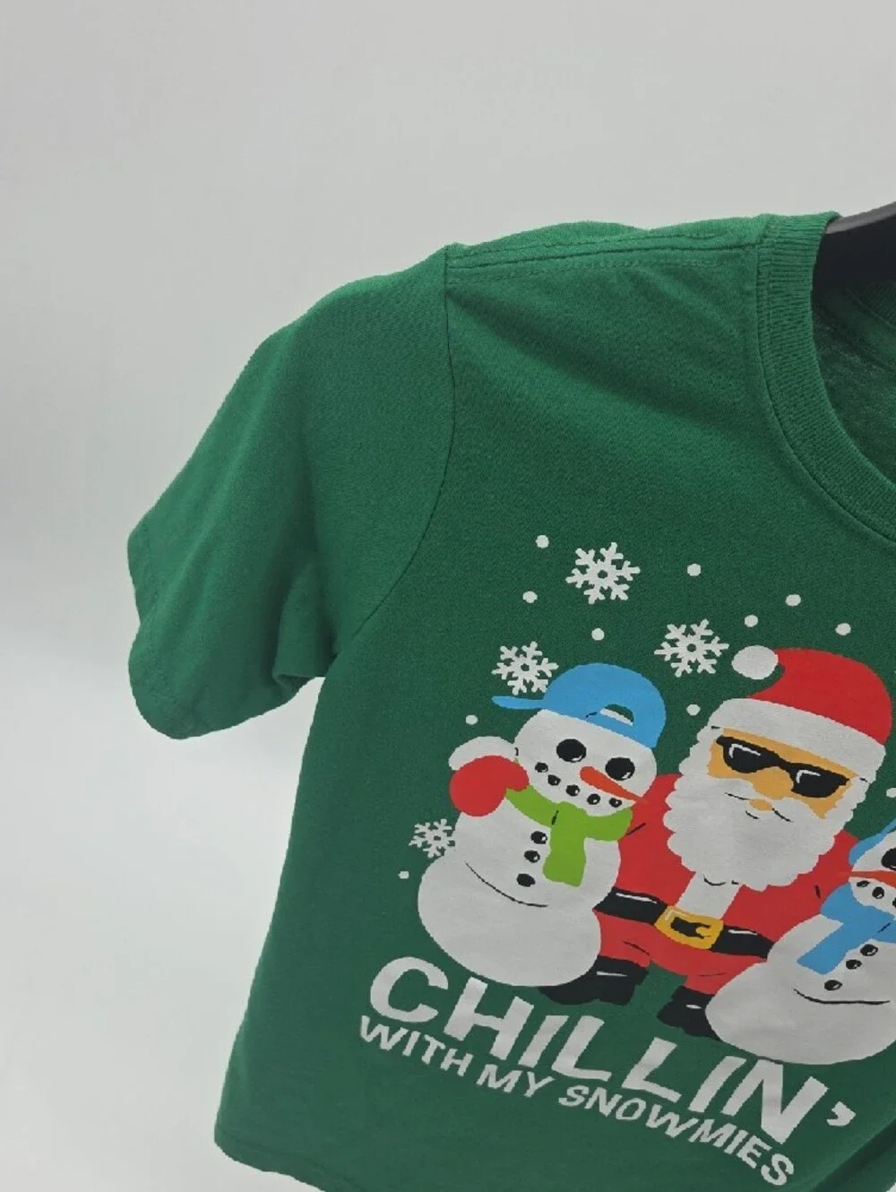 Holiday Time Green 'Chillin' With My Snowmies' Graphic Tee